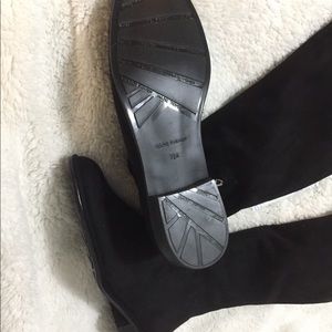 Up to the knee suede black boots